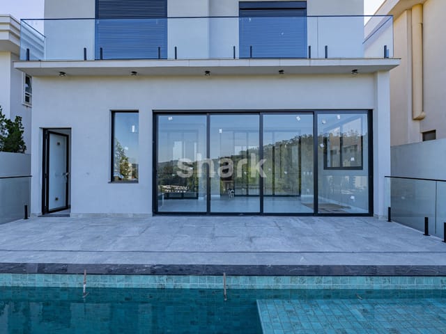 Casa com 468m² 4 quartos e 6 banheiros, à venda, no bairro Tamboré em Santana de Parnaíba