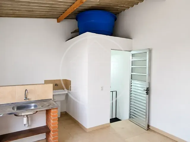 Casa com 52m² 1 quarto e 1 banheiro, para alugar, no bairro Veleiros em São Paulo