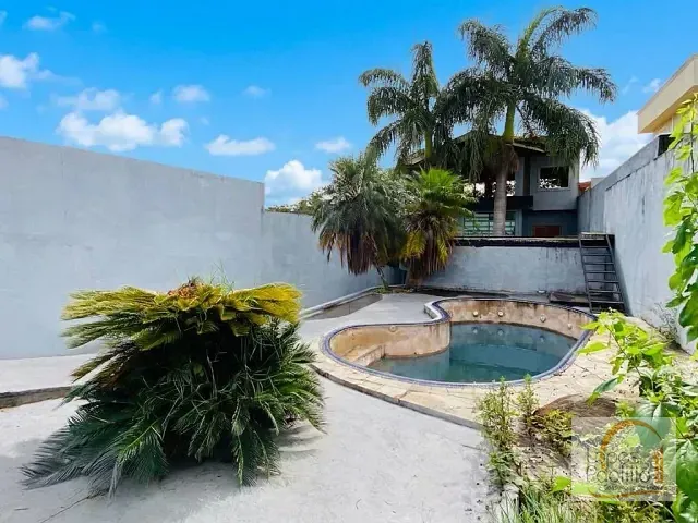 Casa com 295m² 2 quartos e 1 banheiro, à venda, no bairro Jardim América em Atibaia
