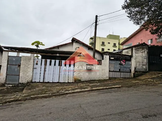 Casa com 300m² 2 quartos e 1 banheiro, à venda, no bairro Vila Industrial em São José dos Campos