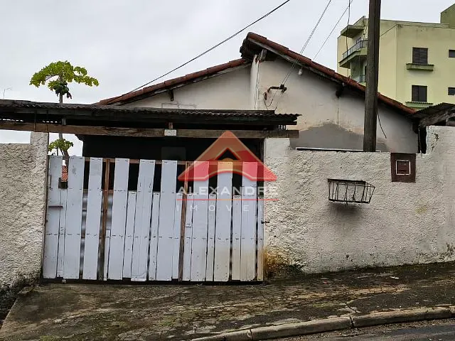 Casa com 300m² 2 quartos e 1 banheiro, à venda, no bairro Vila Industrial em São José dos Campos
