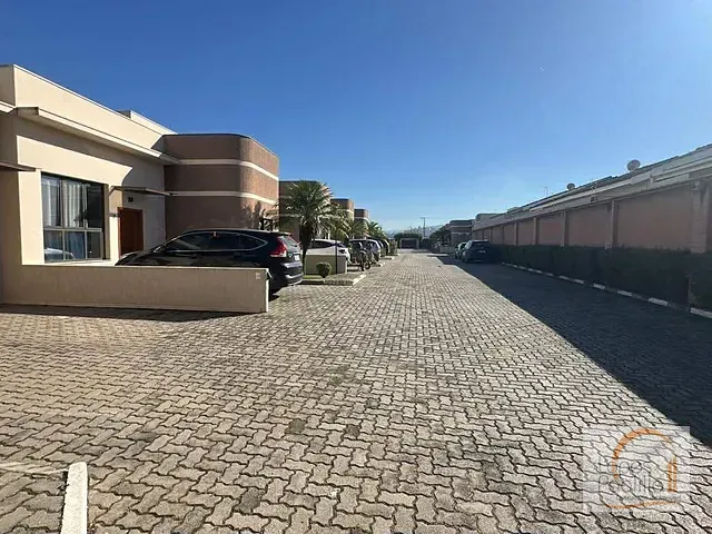 Casa com 299m² 3 quartos e 2 banheiros, à venda ou para alugar, no bairro Loanda em Atibaia