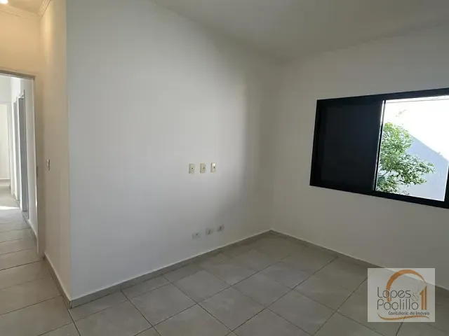 Casa com 299m² 3 quartos e 2 banheiros, à venda ou para alugar, no bairro Loanda em Atibaia