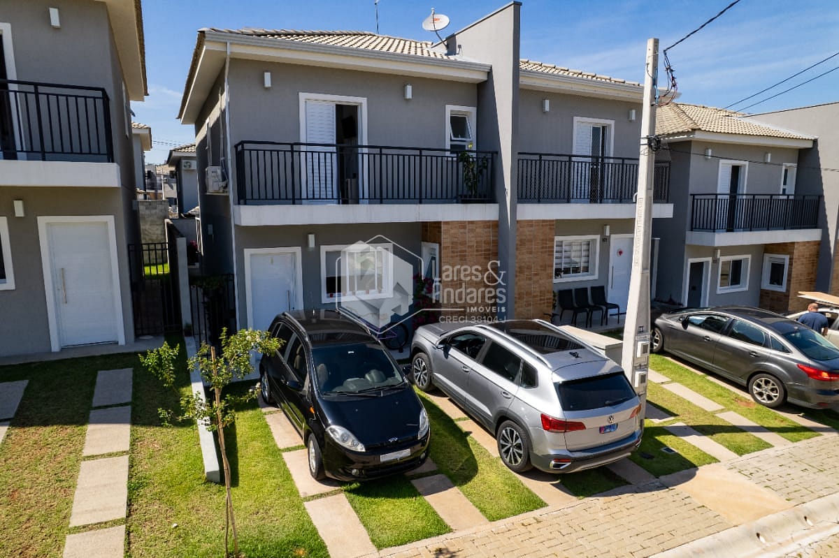 Casa à venda com 3 quartos, 110m² - Foto 1
