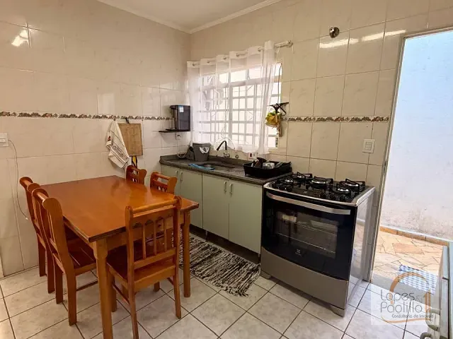 Casa com 150m² 3 quartos e 2 banheiros, à venda, no bairro Jardim das Cerejeiras em Atibaia