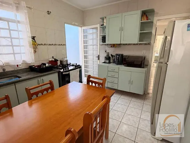 Casa com 150m² 3 quartos e 2 banheiros, à venda, no bairro Jardim das Cerejeiras em Atibaia
