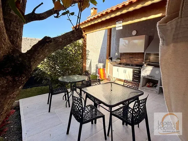 Casa com 150m² 3 quartos e 2 banheiros, à venda, no bairro Jardim das Cerejeiras em Atibaia