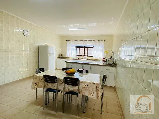 Casa com 300m² 3 quartos e 3 banheiros, à venda, no bairro Cidade Satélite em Atibaia