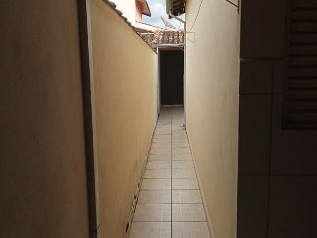Casa 2 quartos e 2 banheiros, à venda, no bairro Parque São Domingos em Pindamonhangaba