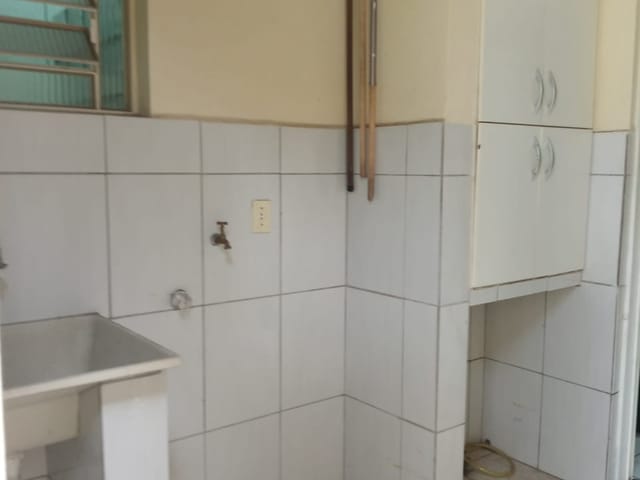 Casa 2 quartos e 2 banheiros, à venda, no bairro Parque São Domingos em Pindamonhangaba