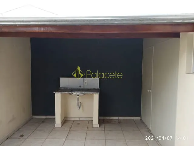 Casa 2 quartos e 2 banheiros, à venda, no bairro Parque São Domingos em Pindamonhangaba