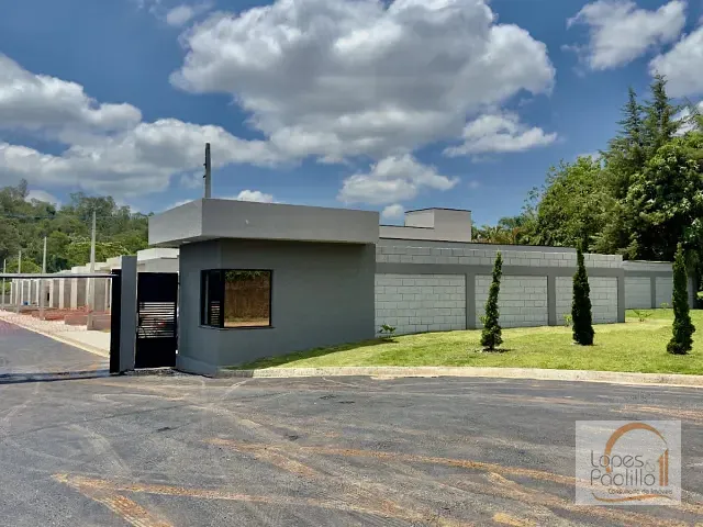 Casa com 240m² 3 quartos e 3 banheiros, à venda, no bairro Jardim Estância Brasil em Atibaia