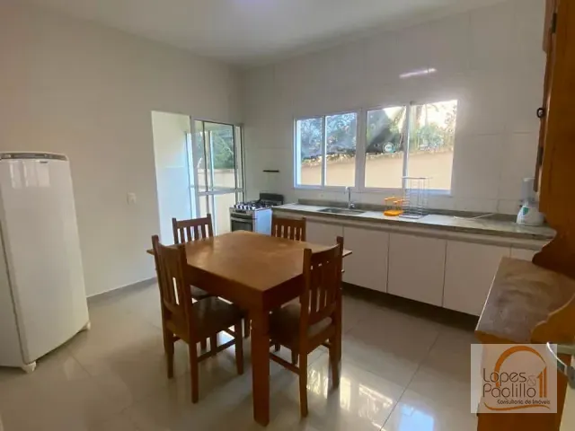 Casa com 160m² 3 quartos e 3 banheiros, para alugar, no bairro Jardim dos Pinheiros em Atibaia