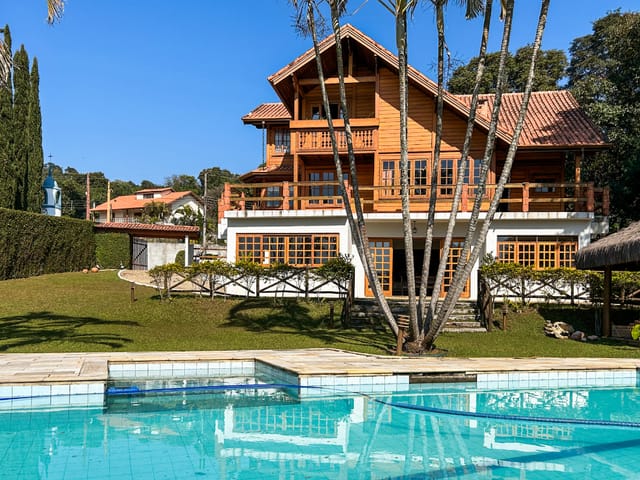 Foto do Casa - Casa no condomínio Alpes de Caieiras para venda com 6 quartos, sendo 2 suítes, 300m² | Lares e Andares Imóveis