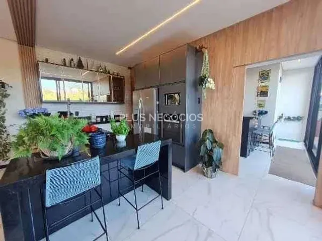 Casa com 300m² 3 quartos e 5 banheiros, à venda, no bairro Vila Haro em Sorocaba