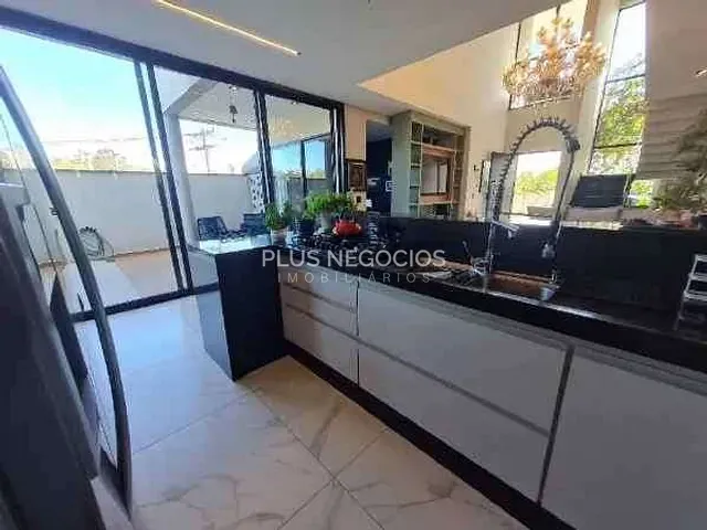 Casa com 300m² 3 quartos e 5 banheiros, à venda, no bairro Vila Haro em Sorocaba