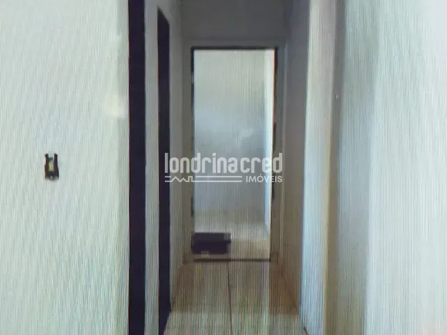 Casa com 250m² 2 quartos e 1 banheiro, à venda, no bairro Jardim Palmas em Londrina