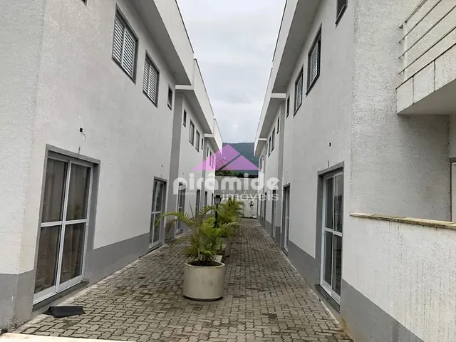 Casa com 120m² 3 quartos e 2 banheiros, à venda, no bairro Tabatinga em Caraguatatuba