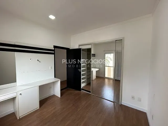 Casa com 300m² 3 quartos e 5 banheiros, à venda, no bairro Wanel Ville em Sorocaba