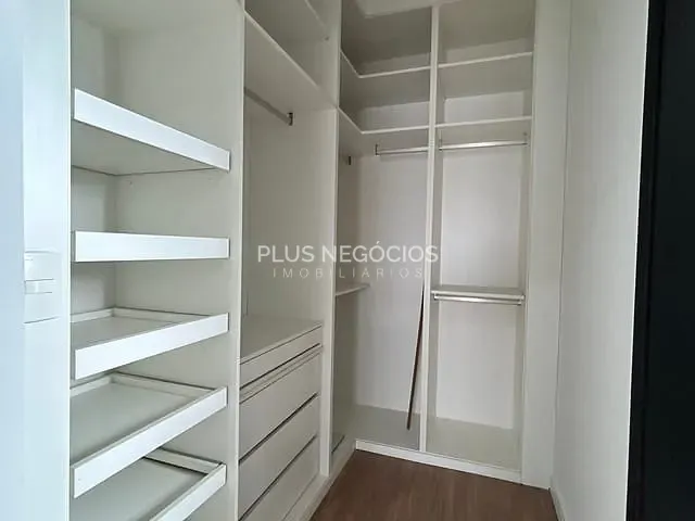 Casa com 300m² 3 quartos e 5 banheiros, à venda, no bairro Wanel Ville em Sorocaba