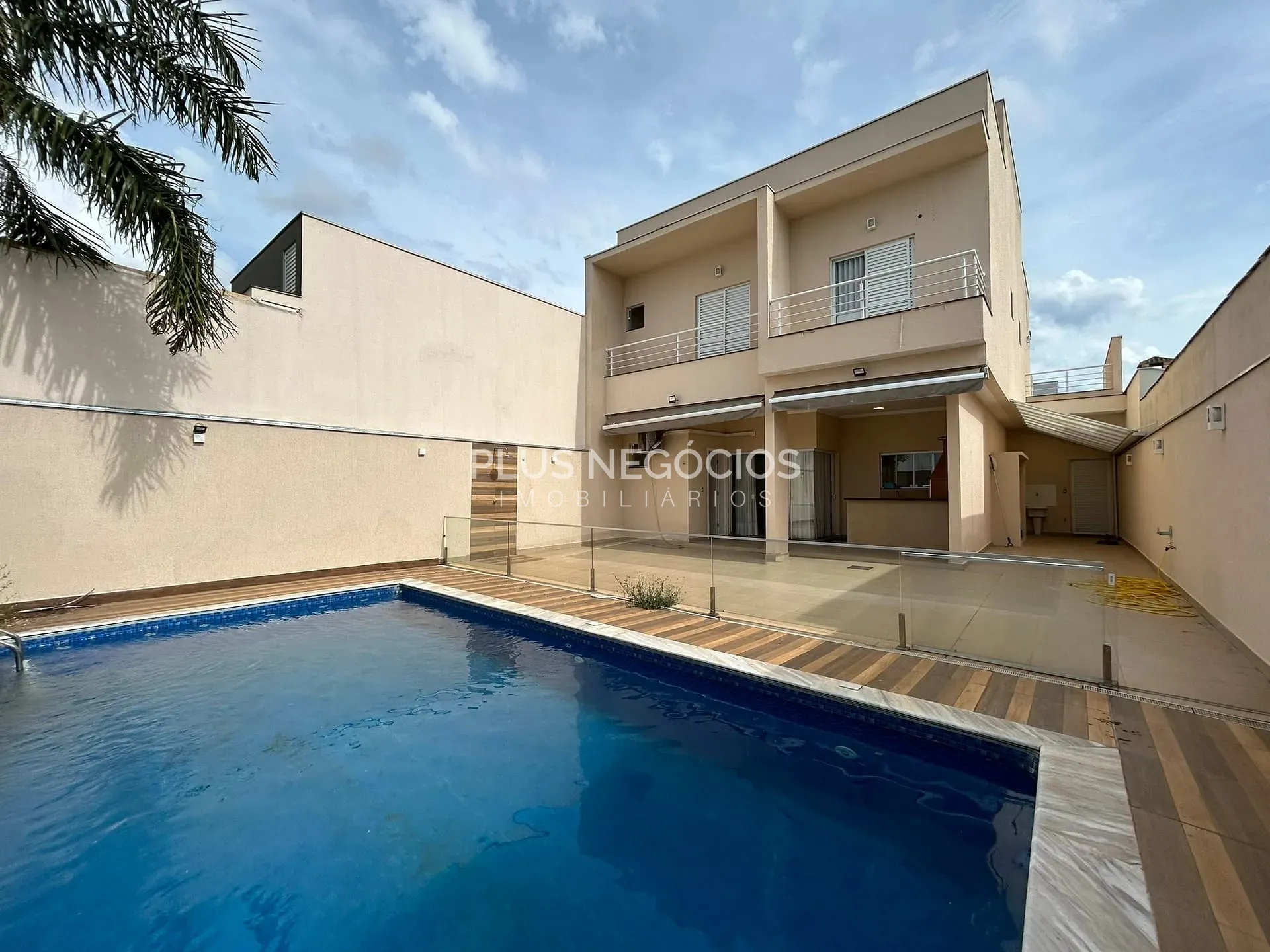 Casa, 3 quartos, 230 m² - Foto 1