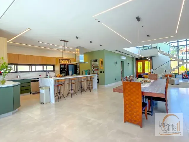 Casa com 600m² 5 quartos e 8 banheiros, à venda, no bairro Condominio Quintas da Boa Vista em Atibaia