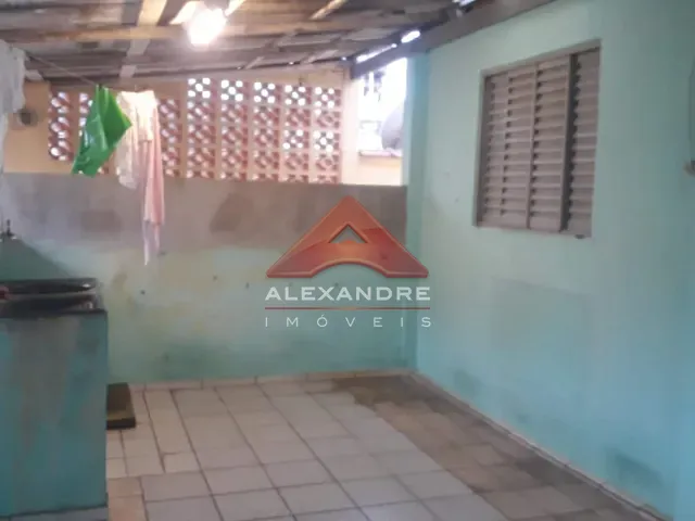 Casa com 300m² 3 quartos e 2 banheiros, à venda, no bairro Jardim Valparaíba em São José dos Campos