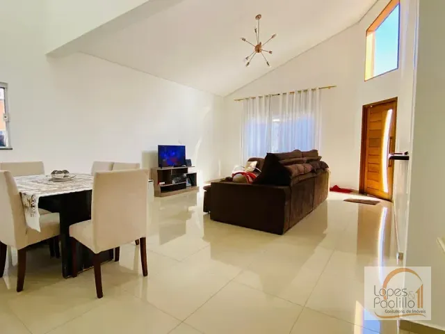 Casa com 300m² 3 quartos e 2 banheiros, à venda, no bairro Jardim Maristela em Atibaia