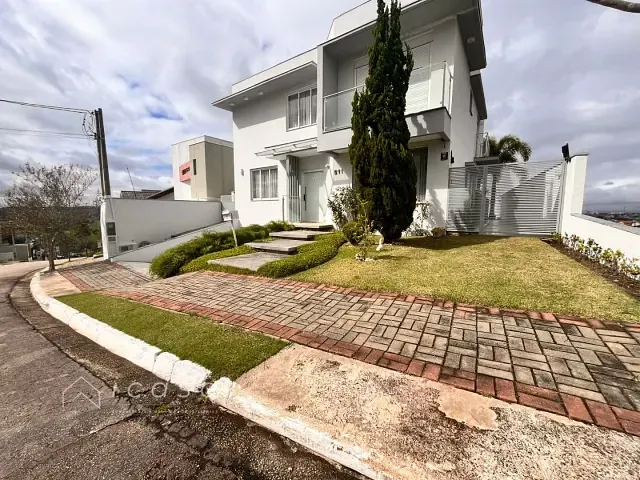 Casa com 300m² 3 quartos e 6 banheiros, à venda, no bairro Condomínio Residencial Mantiqueira em São José dos Campos