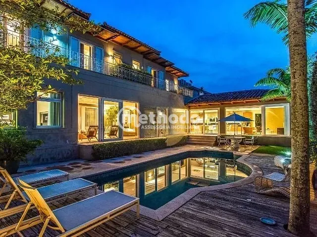 Casa com 900m² 4 quartos e 6 banheiros, à venda, no bairro Gramado em Campinas