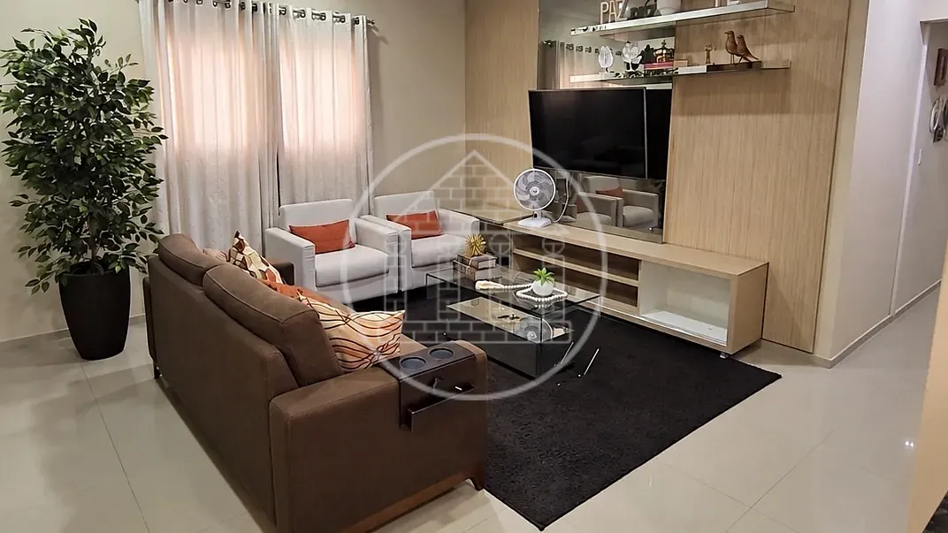 Casa, 3 quartos, 250 m² - Foto 1