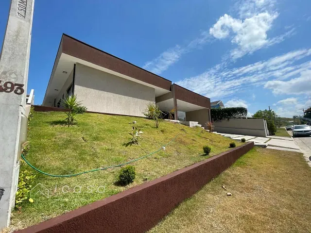 Casa com 1000m² 4 quartos e 5 banheiros, à venda, no bairro Condomínio Parque Vale dos Lagos em Jacareí