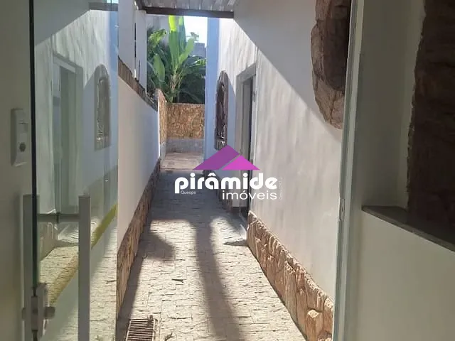 Casa com 305m², para alugar, no bairro Vila Ema em São José dos Campos