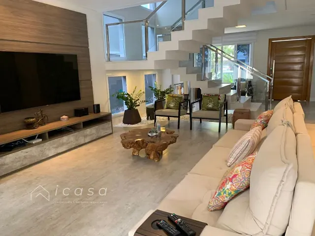Casa com 450m² 5 quartos e 6 banheiros, à venda, no bairro Jardim do Golfe em São José dos Campos
