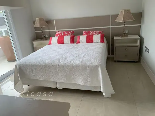 Casa com 450m² 5 quartos e 6 banheiros, à venda, no bairro Jardim do Golfe em São José dos Campos