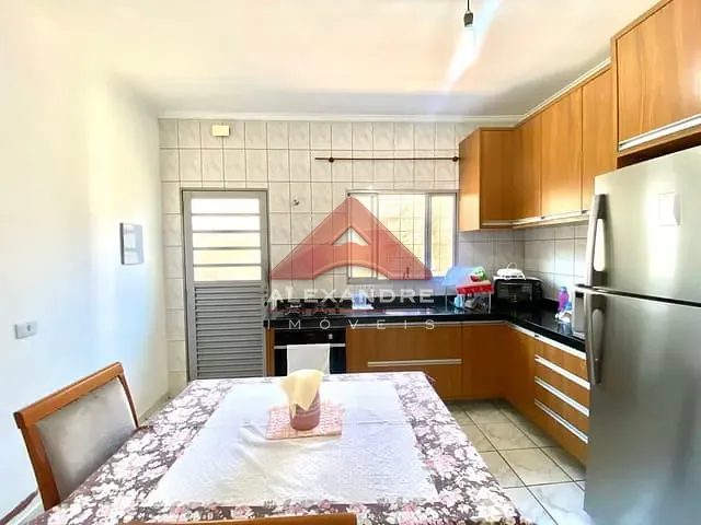 Casa com 140m² 3 quartos e 3 banheiros, à venda, no bairro Jardim das Indústrias em São José dos Campos