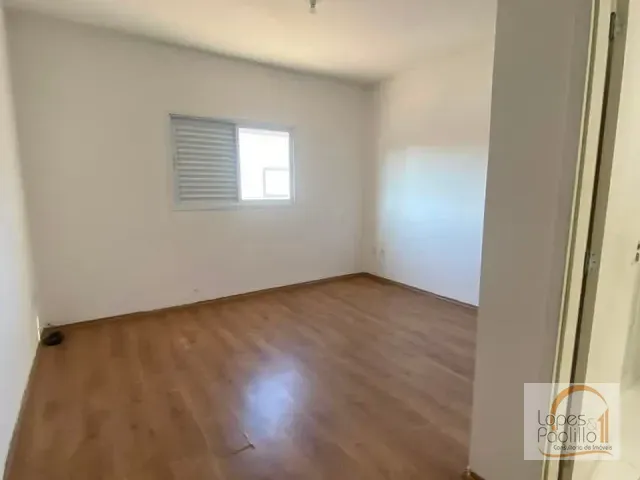 Casa 2 quartos e 2 banheiros, para alugar, no bairro Jardim Estância Brasil em Atibaia