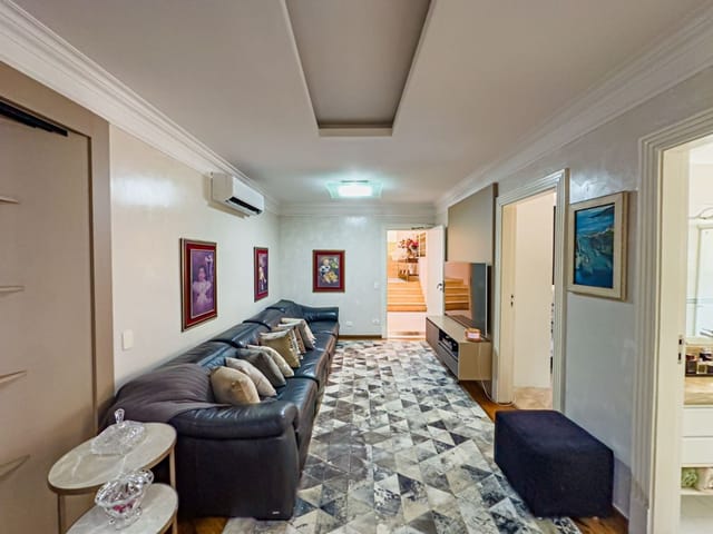 Casa com 600m² 5 quartos e 6 banheiros, à venda, no bairro Alphaville em Santana de Parnaíba