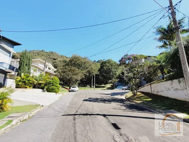 Casa com 450m² 3 quartos e 5 banheiros, para alugar, no bairro Jardim Maristela em Atibaia