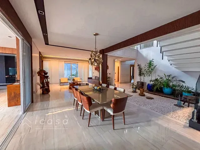 Casa com 1200m² 5 quartos e 6 banheiros, à venda, no bairro Condomínio Chácara Serimbura em São José dos Campos