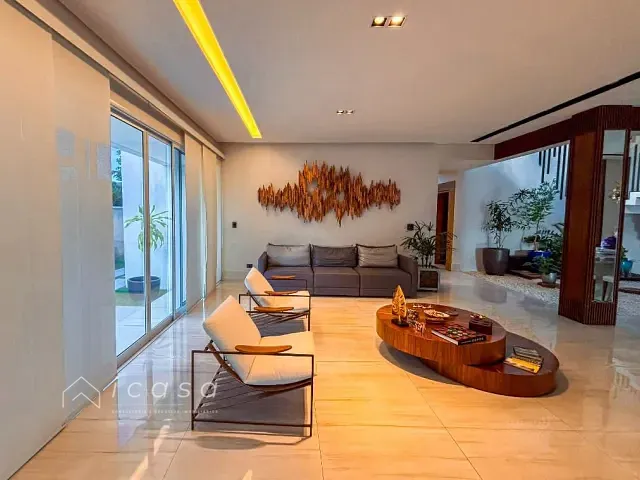 Casa com 1200m² 5 quartos e 6 banheiros, à venda, no bairro Condomínio Chácara Serimbura em São José dos Campos
