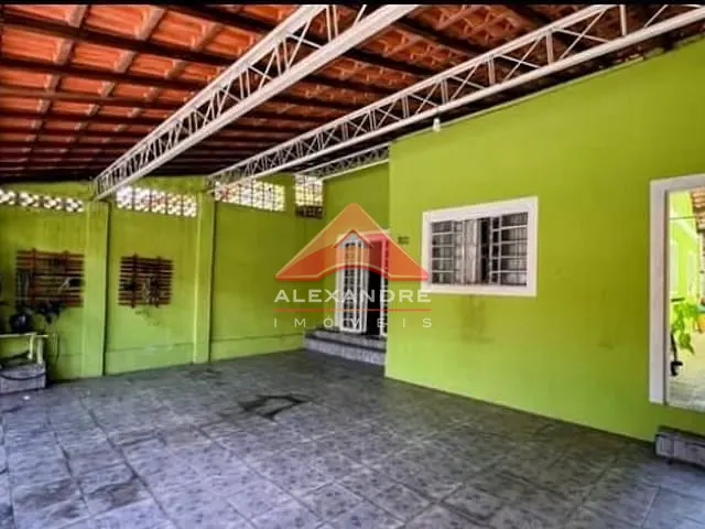 Casa com 184m² 4 quartos e 1 banheiro, à venda, no bairro Jardim das Flores em São José dos Campos