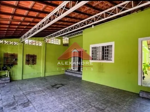 Casa com 184m² 4 quartos e 1 banheiro, à venda, no bairro Jardim das Flores em São José dos Campos