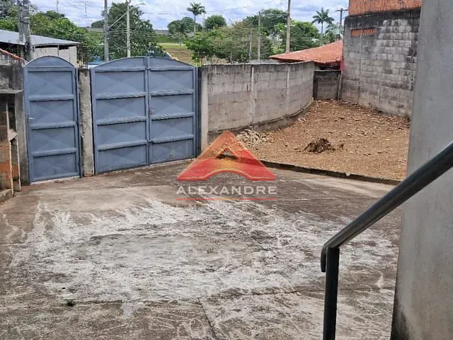Casa com 339m² 3 quartos e 1 banheiro, à venda, no bairro Jardim Santa Inês I em São José dos Campos