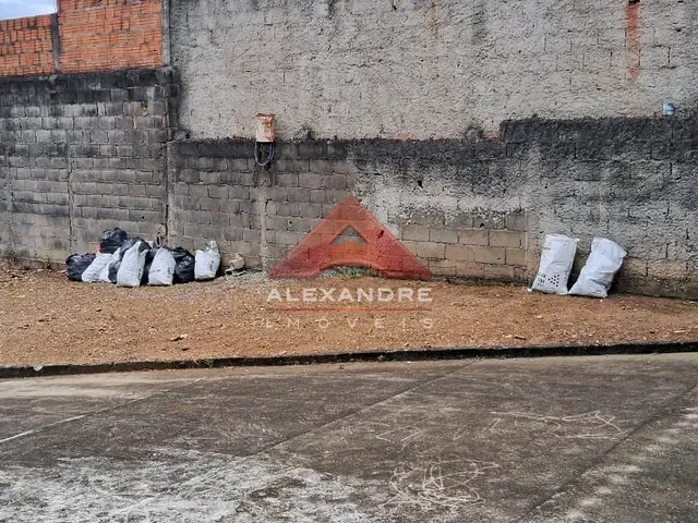 Casa com 339m² 3 quartos e 1 banheiro, à venda, no bairro Jardim Santa Inês I em São José dos Campos