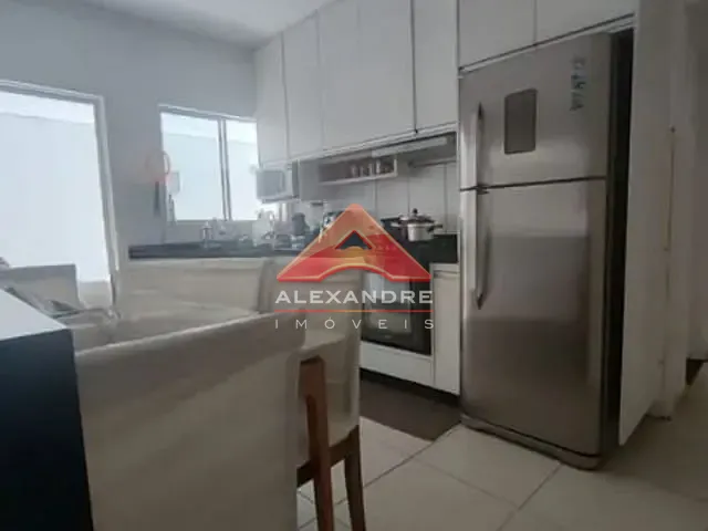 Casa com 130m² 2 quartos e 2 banheiros, à venda, no bairro Vila Tesouro em São José dos Campos