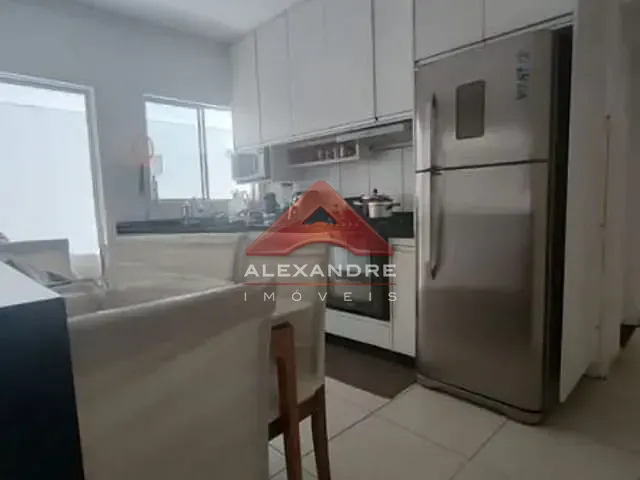 Casa com 130m² 2 quartos e 2 banheiros, à venda, no bairro Vila Tesouro em São José dos Campos