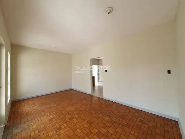 Casa com 300m² 4 quartos e 2 banheiros, à venda, no bairro Vila Carvalho em Sorocaba