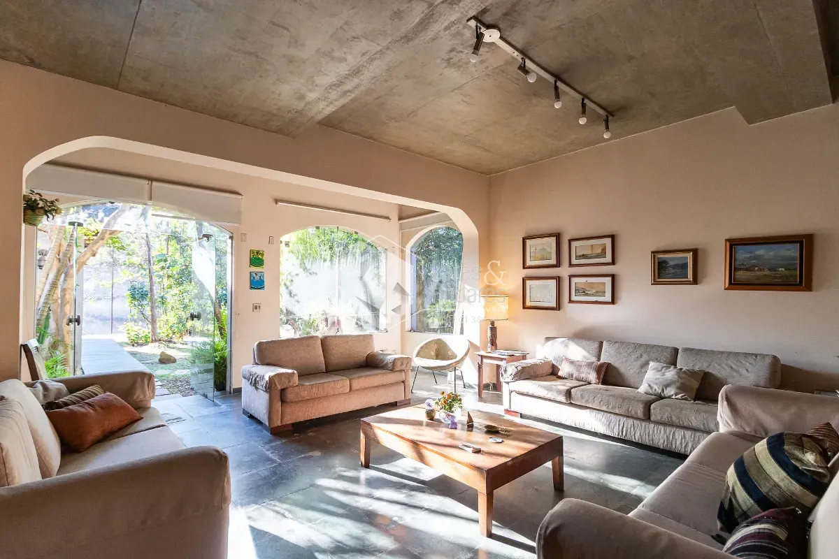 Casa, 4 quartos, 329 m² - Foto 1