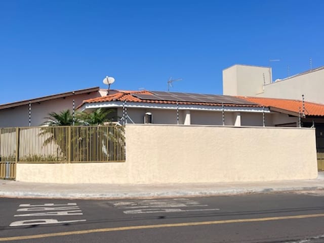 Foto do Casa - Casa tipo para venda em Jardim Grajaú com 2 quartos, sendo 1 suíte, 120m² | Lares e Andares Imóveis